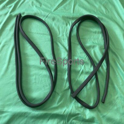 スバル360 リアサイドガラスゴム(クォーターウィンドウ)左右分