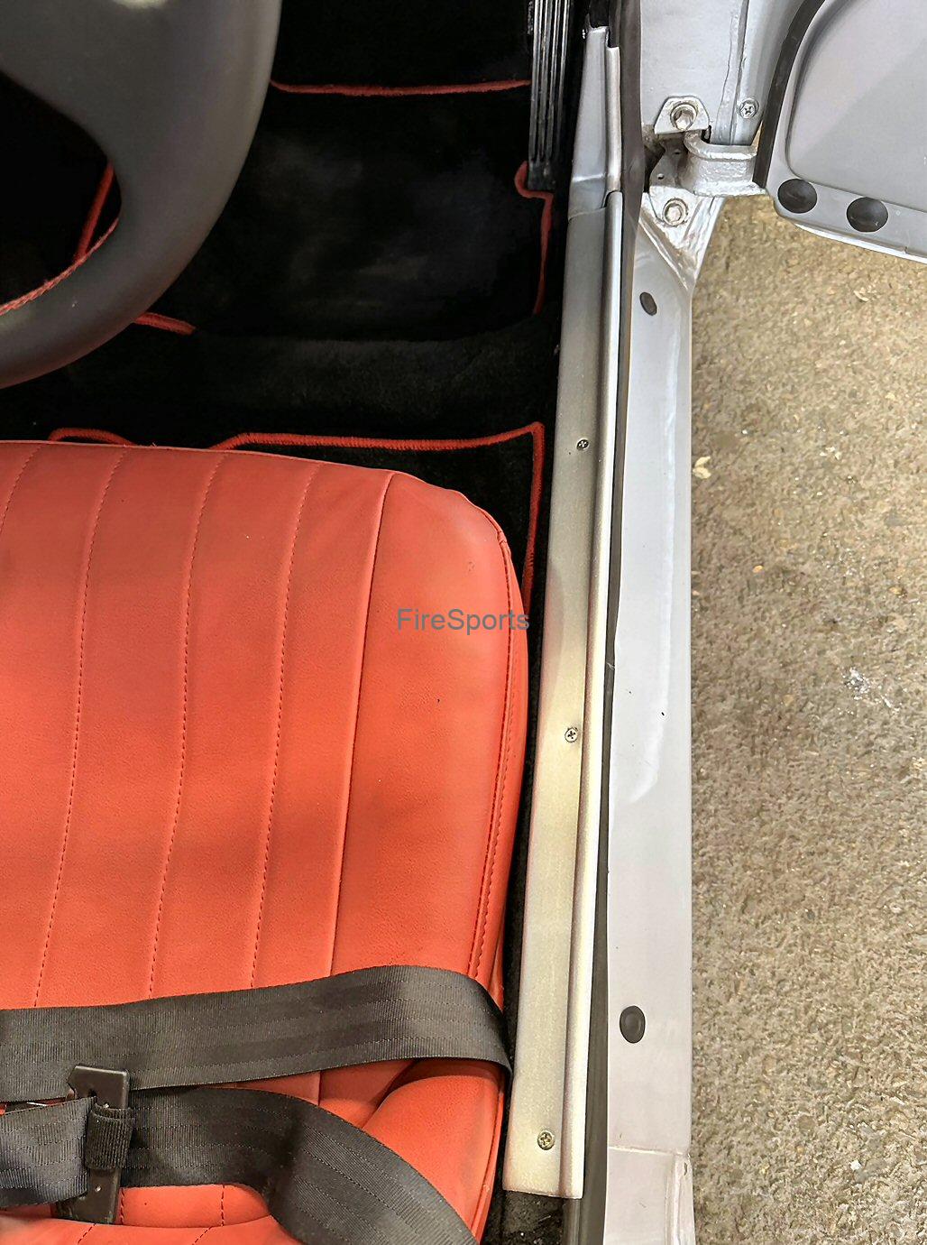 トヨタスポーツ800 ドアステップモール トヨタスポーツ800 ドアステップモール